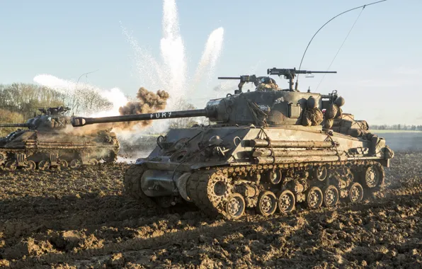Картинка поле, бой, грязь, танк, M4 Sherman, Fury, «Ярость»