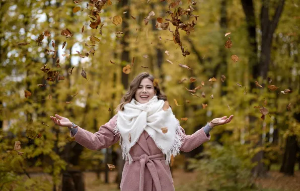 Осень, лес, листья, улыбка, Alina, пальто, боке, Kirill Sokolov