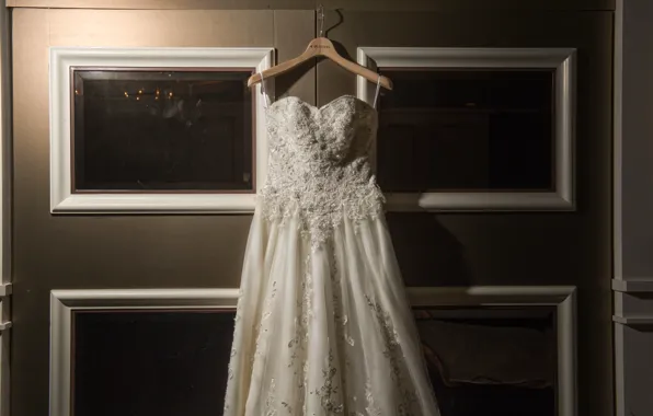 Платье, свадебное, вешалка