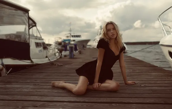 Картинка nature, water, model, women, blonde, boat, black dress, looking at viewer