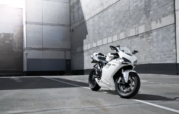 Картинка белый, полосы, тень, мотоцикл, white, блик, bike, ducati