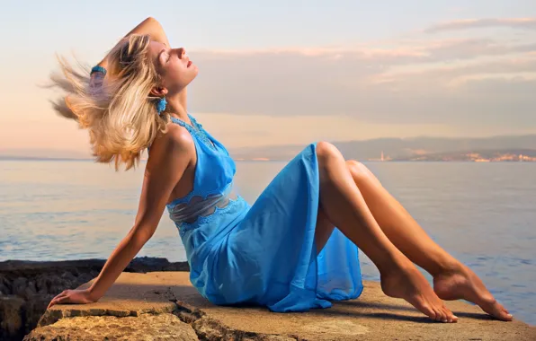 Картинка girl, Model, long hair, dress, legs, sea, landscape, photo