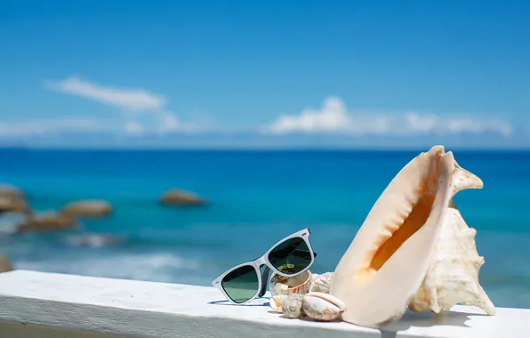 Картинка summer, beach, sea, sun, blue sky, glasses, vacation, shells