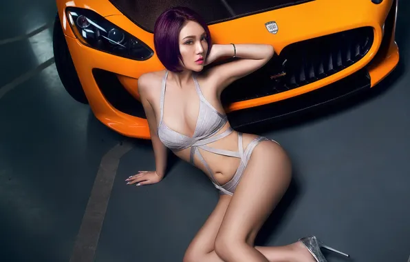 Авто, взгляд, Maserati, азиатка, Эротика, красивая девушка, сидит над машиной