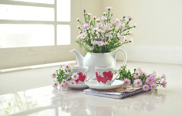 Цветы, блокнот, чайный сервиз