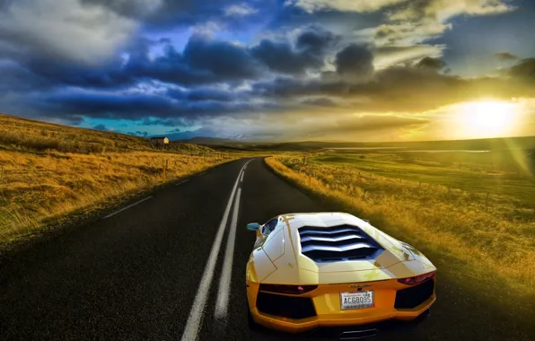 Картинка дорога, поле, небо, солнце, жёлтый, Lamborghini, Ламборджини, блик