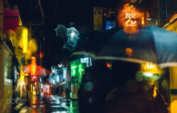 Картинка ночь, город, огни, блики, дождь, улица, зонты