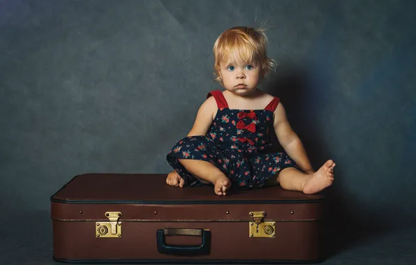 Девочка, чемодан, малышка, ребёнок