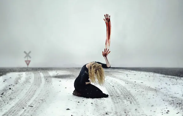 Картинка поле, девушка, снег, знак, кровь, рука