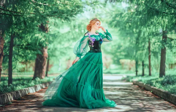Взгляд, девушка, поза, парк, зеленое платье, Диана Липкина
