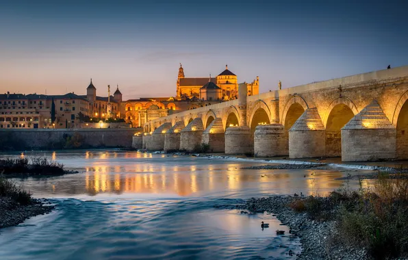Картинка небо, огни, сумерки, Испания, Кордова, река Гвадалквивир, Римский мост, Великая мечеть Кордовы