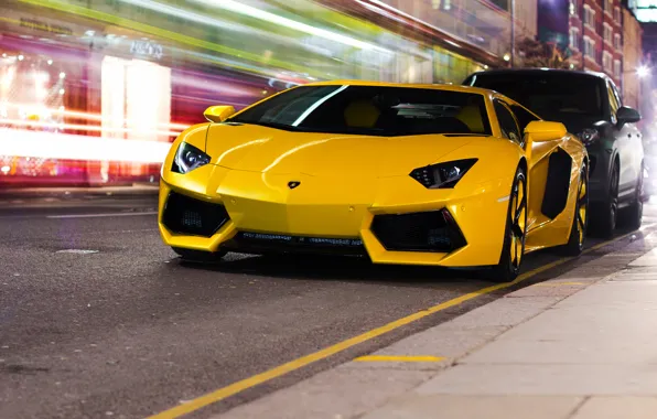 Картинка ночь, город, жёлтый, улица, Lamborghini, LP700-4, Aventador, ламборгини