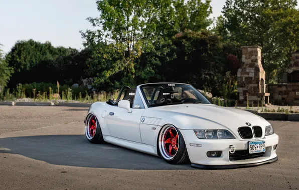 Bmw, White, Road, Trees, Red Wheels, Bmw Z3