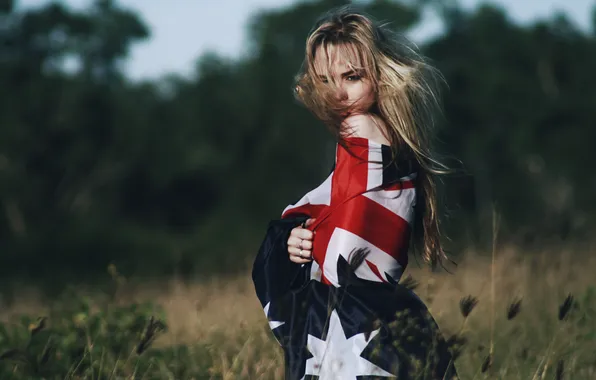 Картинка поле, девушка, Nirrimi Hakanson, флаг Австралии