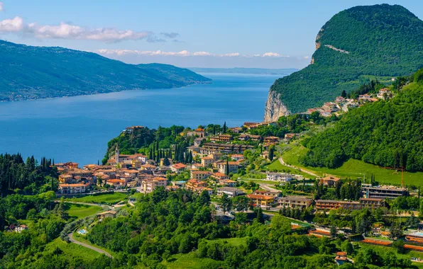 Картинка green, summer, sky, Italy, lake, town, lake Garda