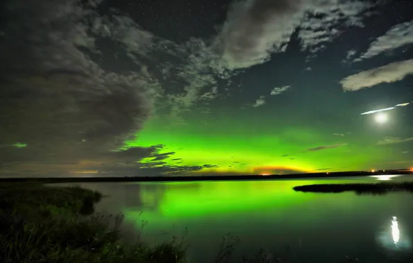 Картинка облака, природа, озеро, зеленая трава, красота, северное сияние, nature, отражение в воде