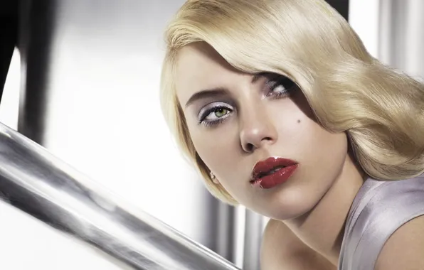 Картинка взгляд, лицо, поза, портрет, макияж, актриса, Scarlett Johansson, певица