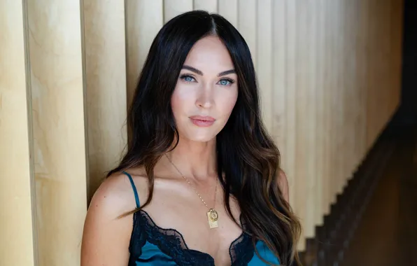 Взгляд, Меган Фокс, Megan Fox, макияж, актриса, брюнетка, hair
