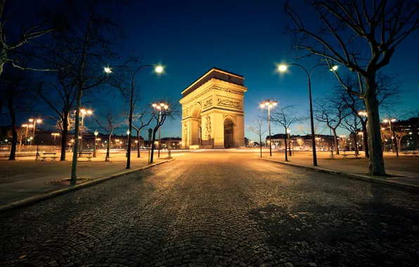 Картинка дорога, деревья, ночь, город, Франция, Париж, брусчатка, освещение