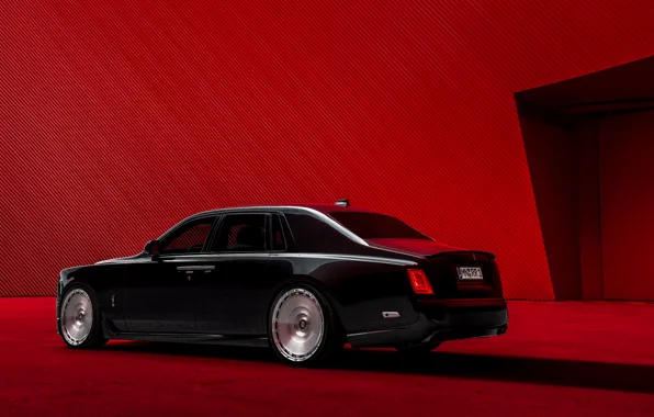 Картинка Rolls Royce, вид сзади, красный фон, Rolls Royce Phantom