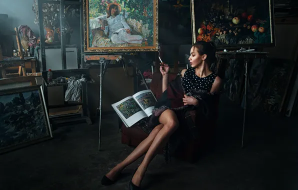 Картинка девушка, дым, портрет, интерьер, платье, брюнетка, сигарета, туфли
