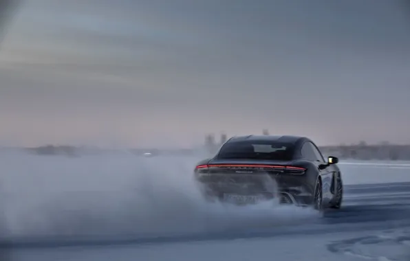 Картинка снег, чёрный, лёд, Porsche, сзади, трек, 2020, Taycan