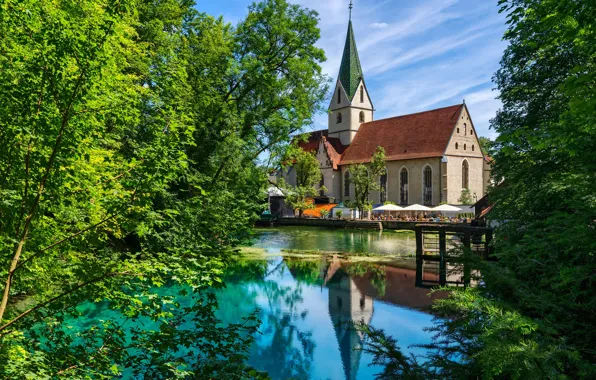 Картинка зелень, небо, солнце, деревья, пруд, Германия, церковь, Blaubeuren