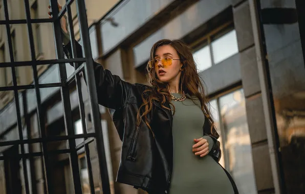 Девушка, dress, model, brunette, glasses, red lipstick, black jacket, leather jacket