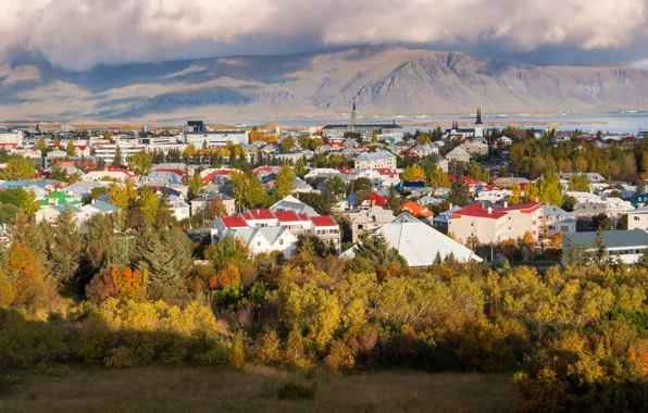 Картинка крыша, свет, горы, церковь, дома, город, водоем, вид