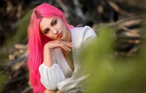 Картинка forest, pink hair, dress, nature, model, women, sitting, white dress