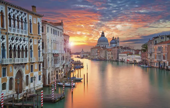 Картинка рассвет, дома, утро, Италия, Венеция, собор, канал