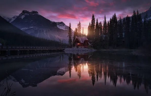 Картинка отражения, горы, озеро, дом, утро, Канада, Джаспер