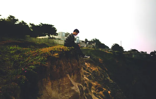 Картинка grass, sky, man, houses, cliff, melancholic