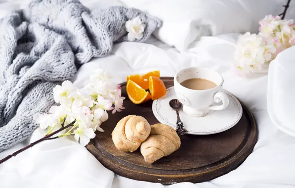 Кофе, чашка, постель, тюльпаны, flowers, romantic, coffee cup, круассаны