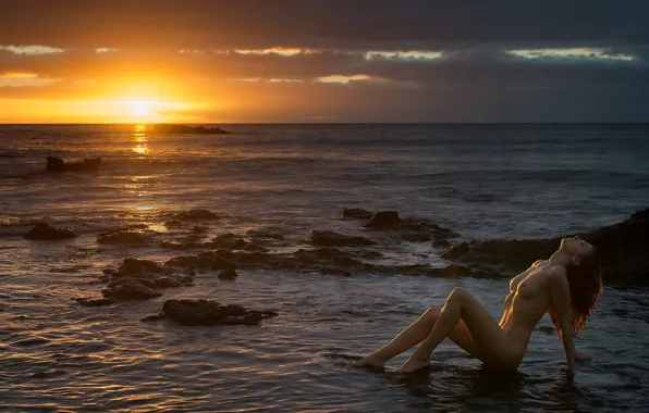 Girl, sexy, legs, sea, nipples, sunset, photographer, barefoot