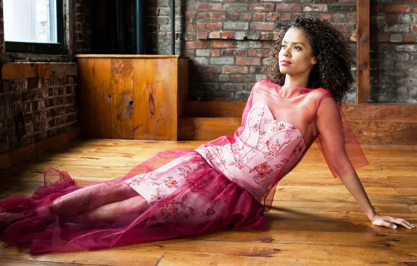Девушка, розовое платье, Gugu Mbatha-Raw
