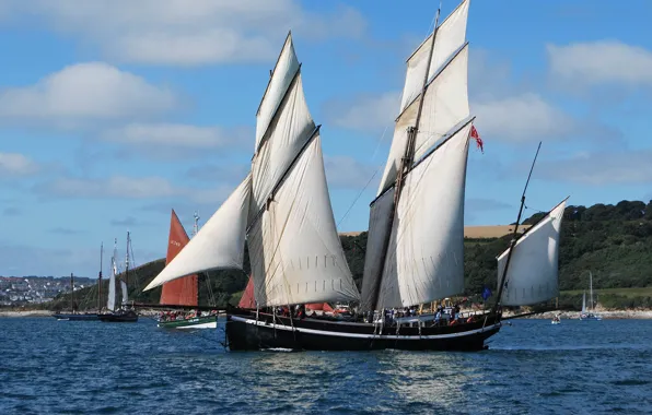 Море, побережье, корабли, парусники, sailboats at sea, HERO TOWT, грузовой парусник Grayhound