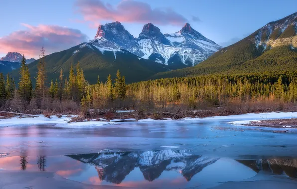 Alberta, Canmore, Three Sisters