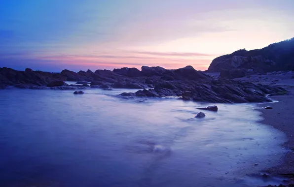 Картинка песок, море, фиолетовый, небо, вода, камни, берег, цвет