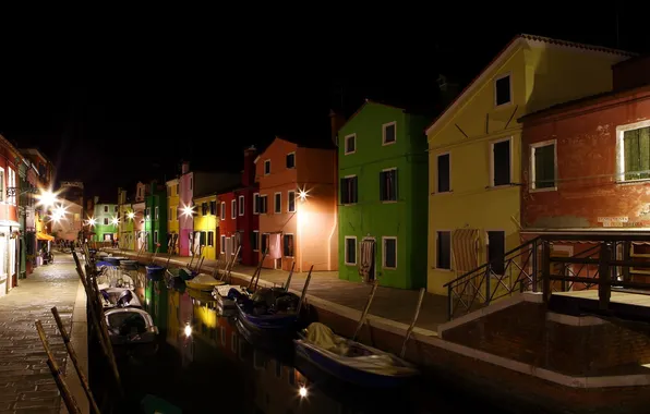 Картинка ночь, город, река, лодки
