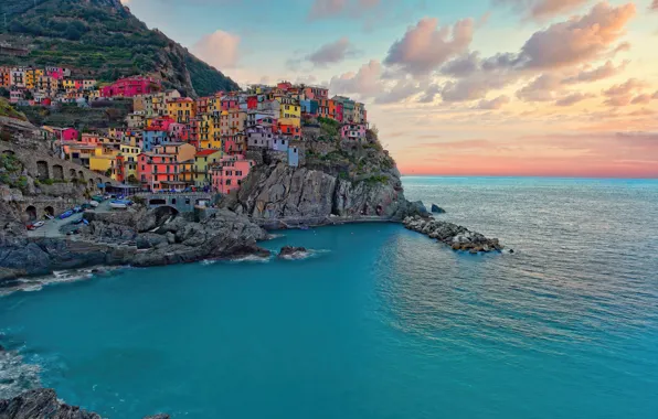 Картинка море, восход, скалы, рассвет, здания, дома, Италия, Italy