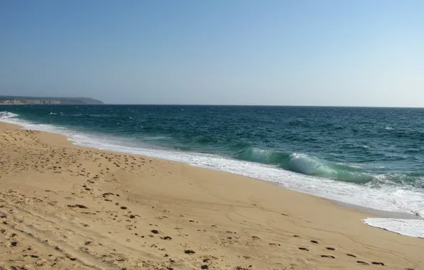 Картинка песок, море, волны, пляж, лето, небо, пена, вода, брызги, следы, природа, гладь, океан, земля, widescreen, …