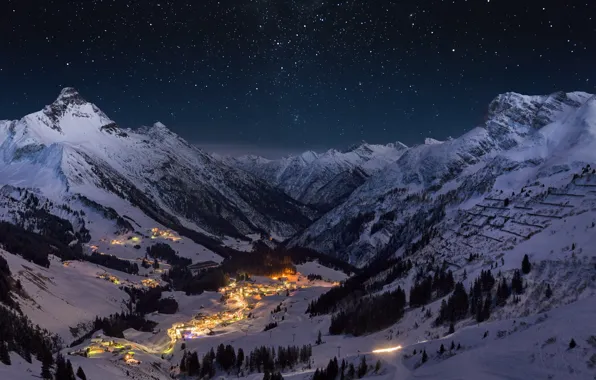 Картинка зима, небо, звезды, свет, снег, горы, ночь, городок