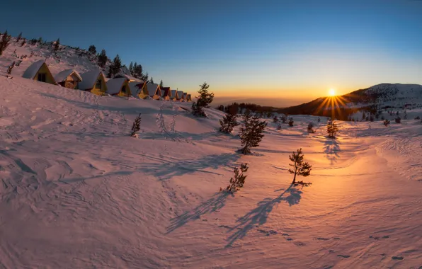 Картинка зима, небо, снег, закат, горизонт, хижина, Болгария, Национальный парк Пирин