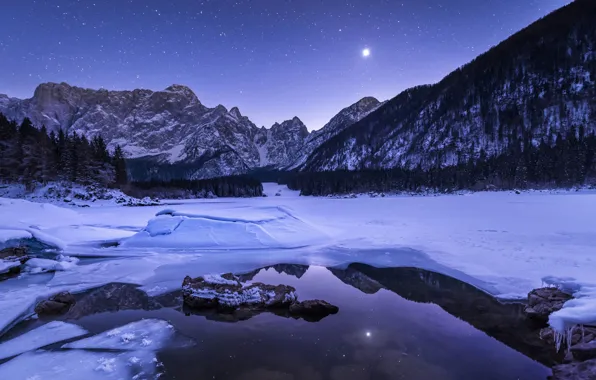 Картинка зима, небо, звезды, снег, горы, ночь, озеро, луна
