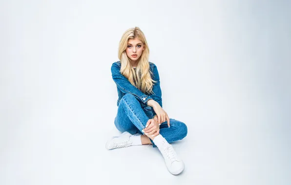 Sneakers, Makeup, White background, Bracelet, Manicure, Socks, Earrings, Loren Gray