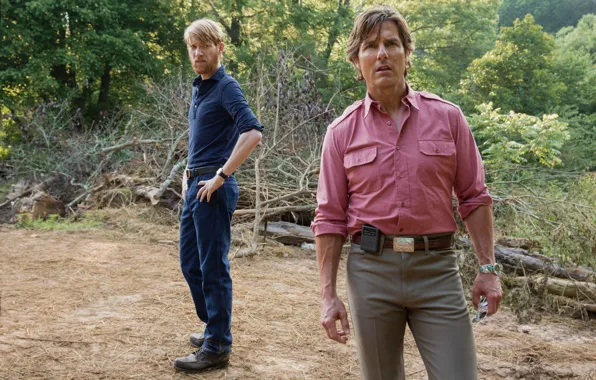 Cinema, man, movie, film, Tom Cruise, Domhnall Gleeson, American Made