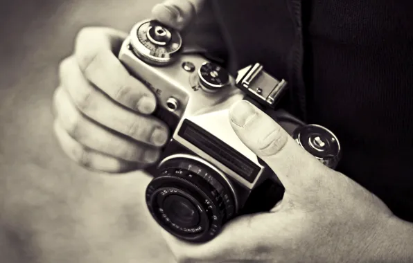 Фото, фон, обои, чёрно-белое, руки, фотоаппарат, фотограф, картинка
