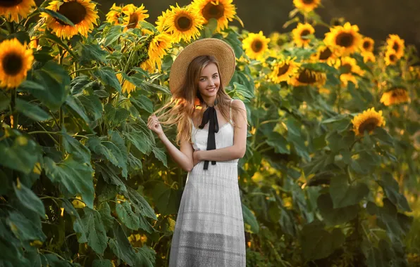 Картинка поле, лето, девушка, подсолнухи, улыбка, настроение, шляпа, Анастасия Бармина