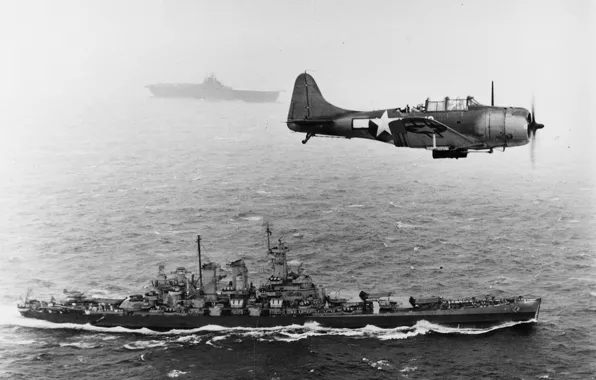 Бомбардировщик, вторая мировая война, тихий океан, авианосец вдали, линкор "Вашингтон"